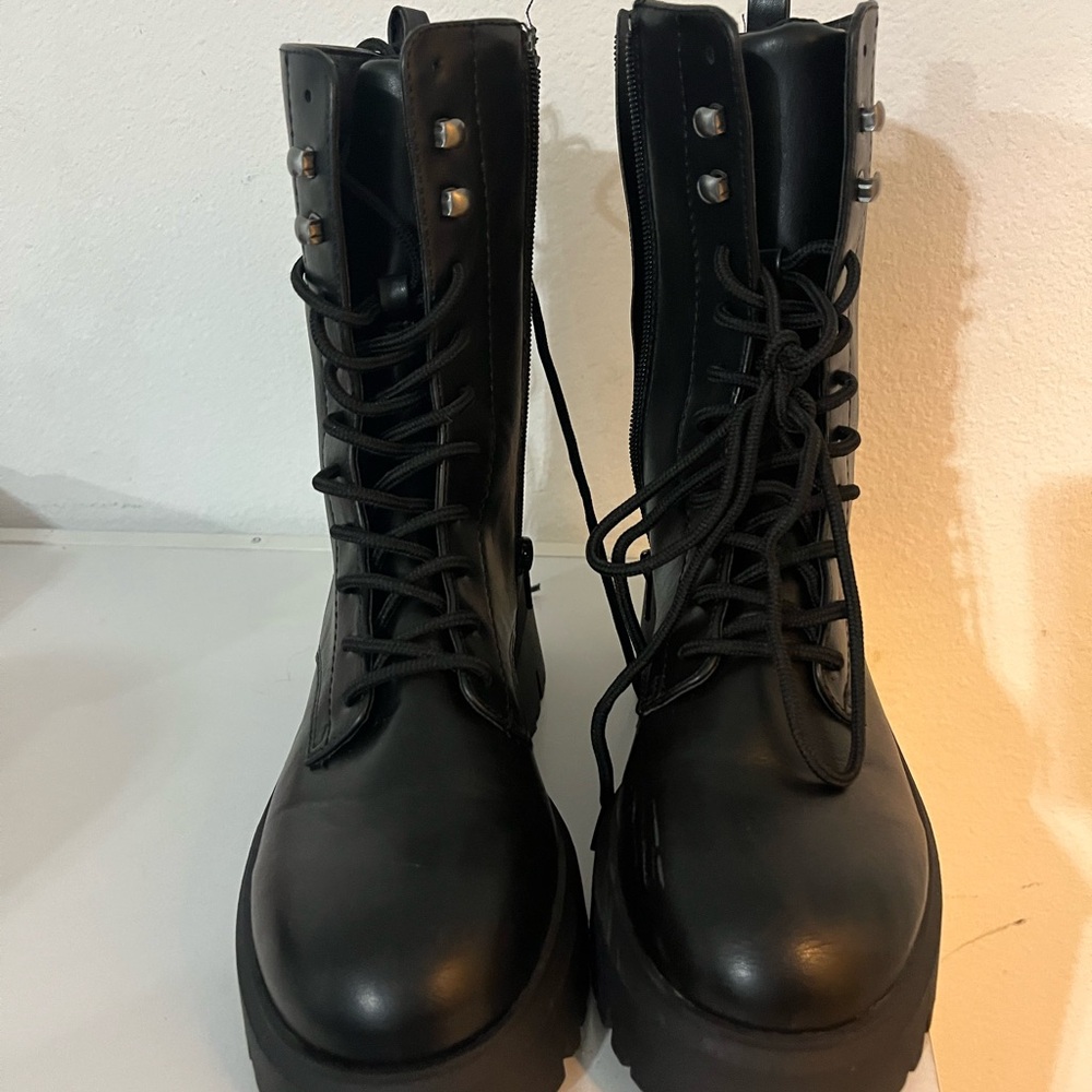 Black Lace-Up Women's Boots
